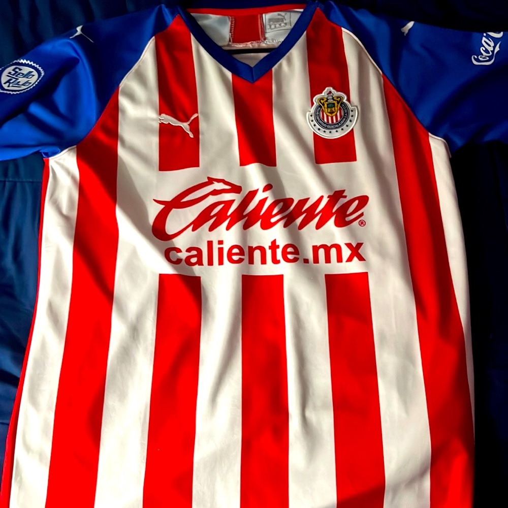 - camiseta original de las chivas  , nomás me la puse tres veces 2019-2020